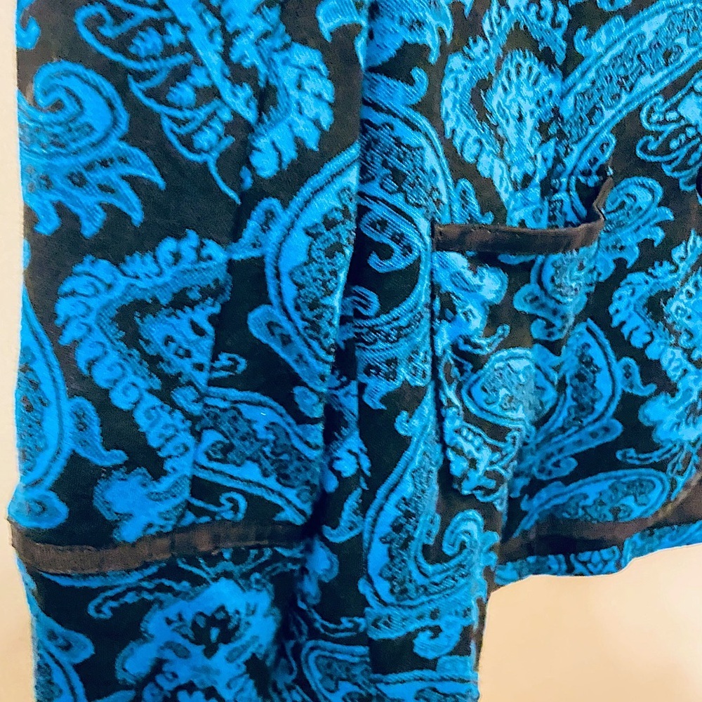 Cheryl Nash Retro Vintage Paisley Blue and Black Notched Collar Blazer. - Picture 4 of 5